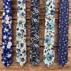 Men's White & Blue Mix Floral Print Necktie 5-Piece Gift Set